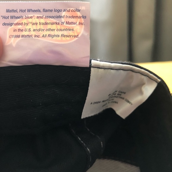 1998 hot wheels hat - Picture 3 of 3